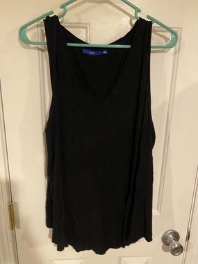 Apt. 9 Black V-Neck Relaxed Tank
